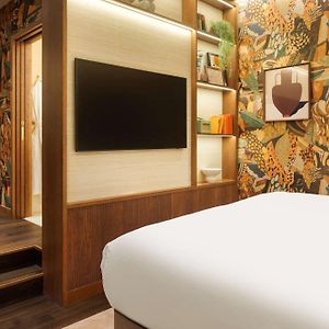 Spring Garden Suite